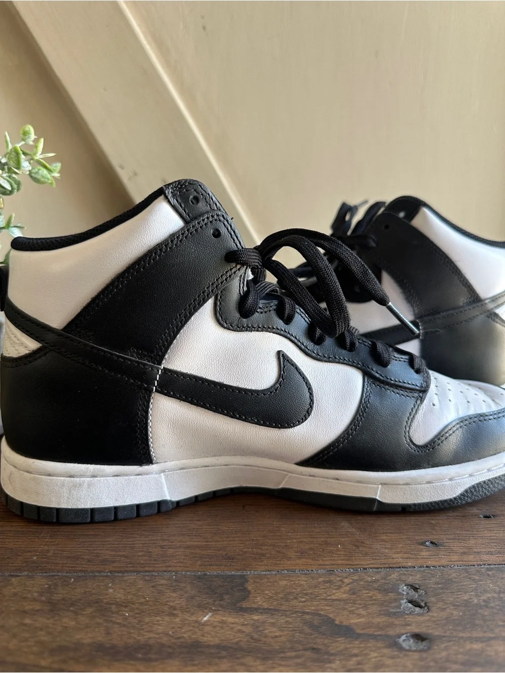 Nike Dunk High Retro Black White “Panda” Men’s Size 9 DD1399-105